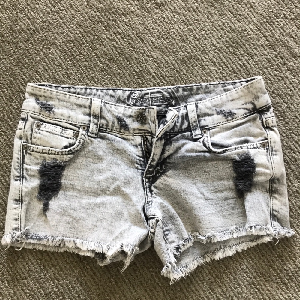 Carmar distressed jean shorts light wash size 26